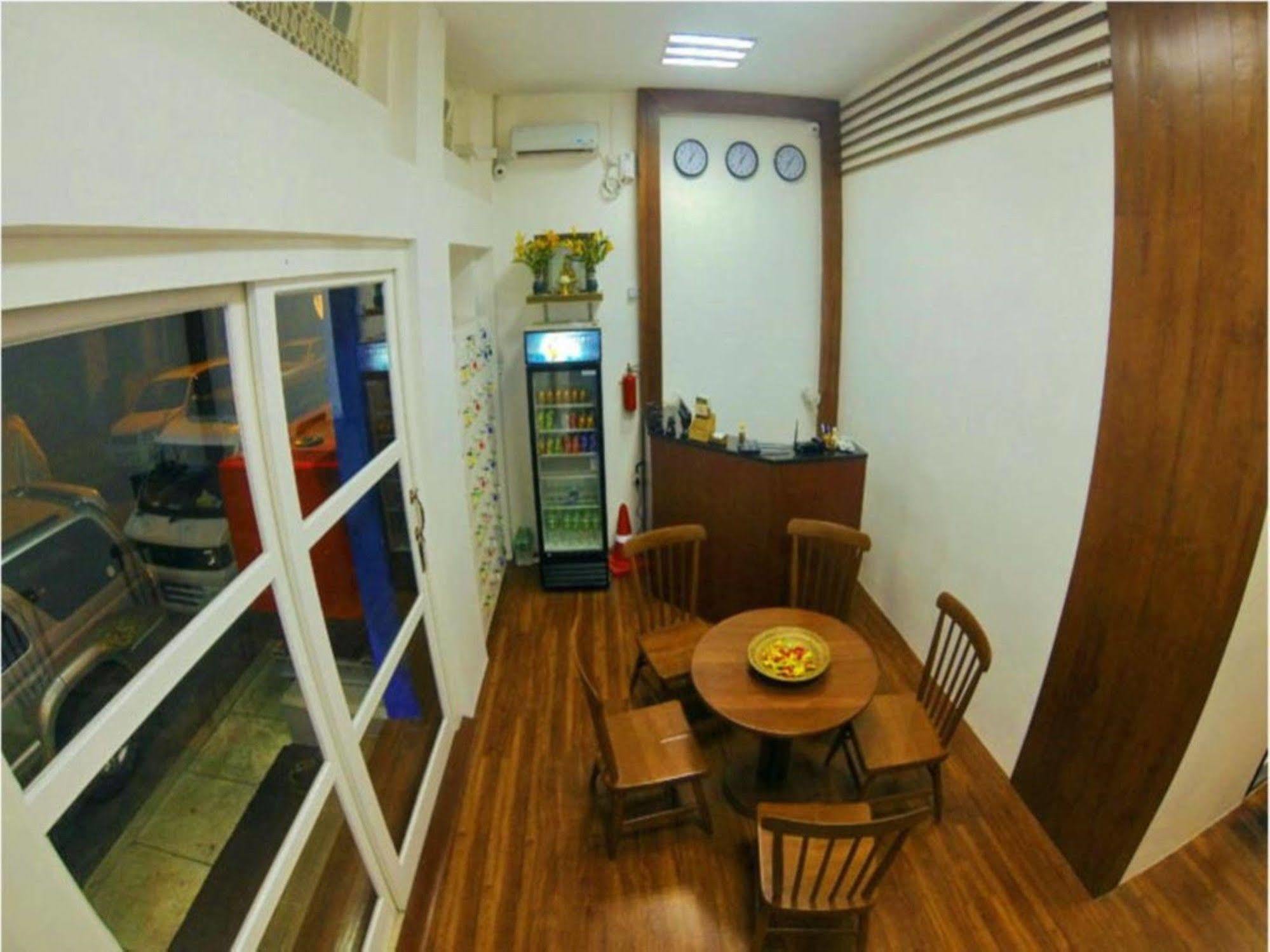 Four Rivers Youth Hostel Yangon Exterior photo