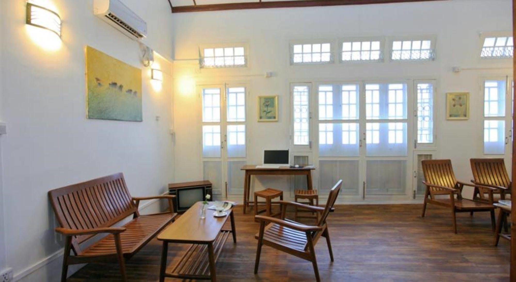 Four Rivers Youth Hostel Yangon Exterior photo